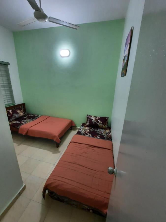 Homestay Dr. Z Klang Exterior photo